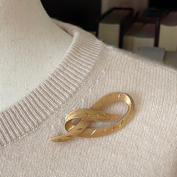 Vintage Jewelry - vintage brooch